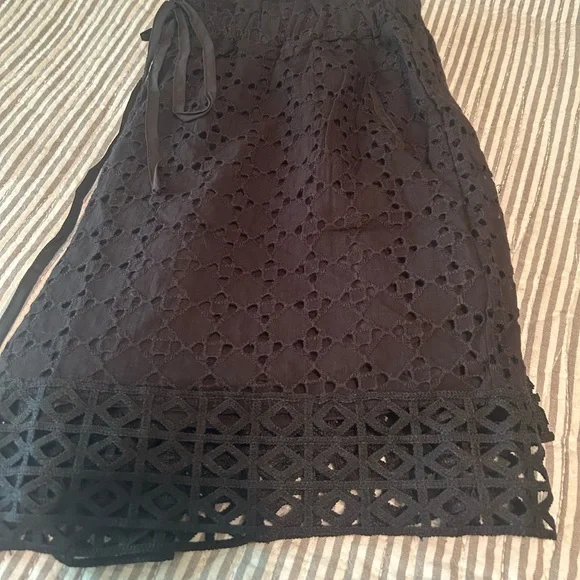 Cupshe paper bag waist shorts, never worn, large - Picture 4 of 7